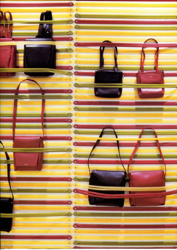 MANDARINA DUCK Unica line in Paris shop (Domus magazine January 2001)